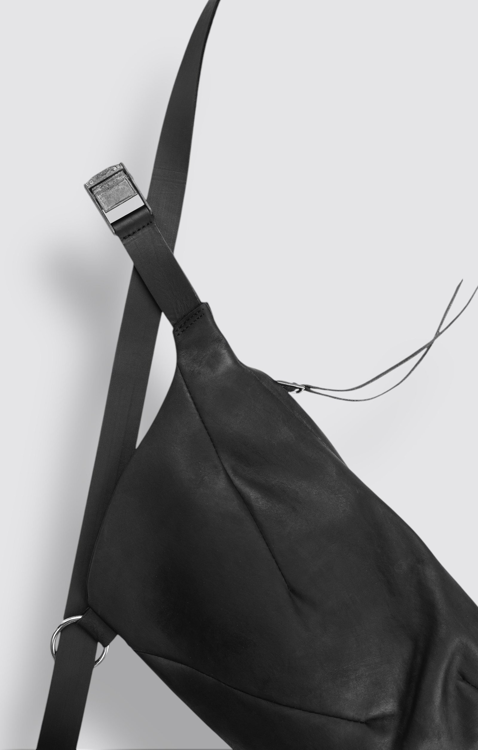 werk 11 - leather fanny pack | werkschwarz - avant garde leather bags